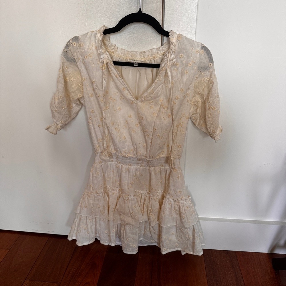 Chic Cream Floral Mini Dress